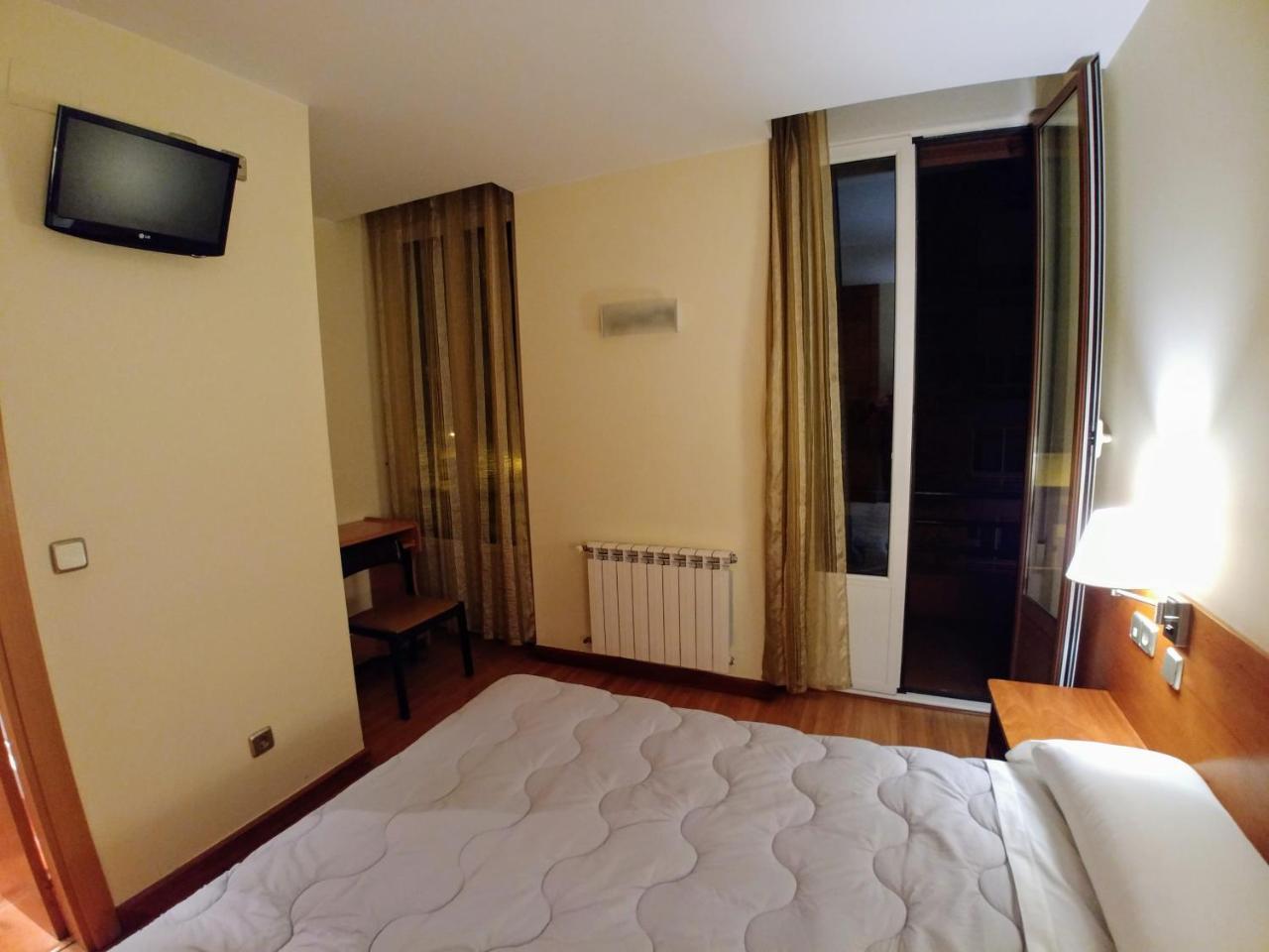 Hostal Prada Borges Leon Exterior photo